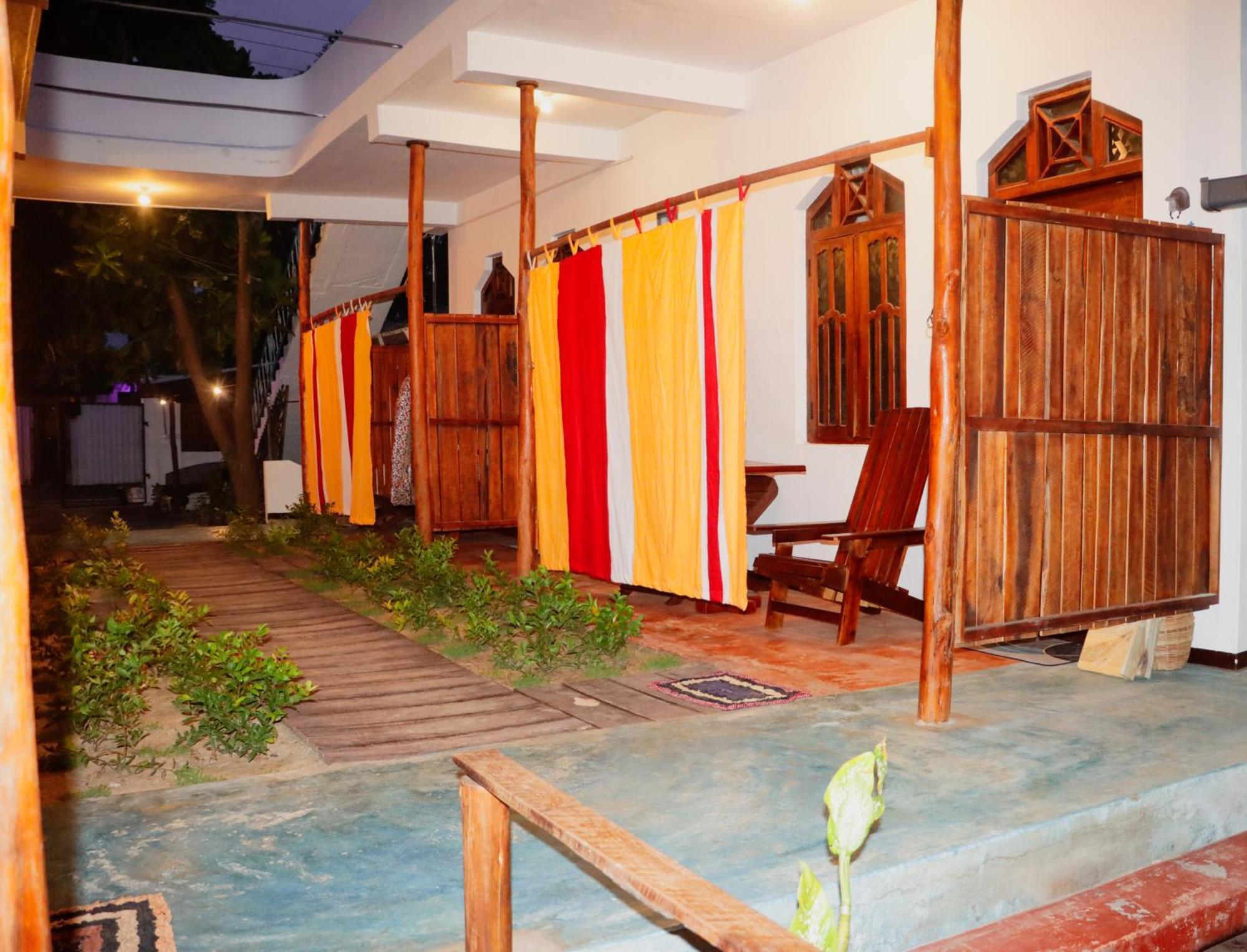 Surfers Park Arugambay Bed & Breakfast Arugam Bay Exterior photo